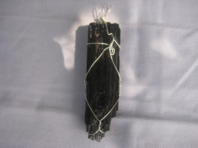 Tourmaline Black Pendant cleanes and purifies 3453